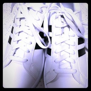 Adidas women’s sneakers